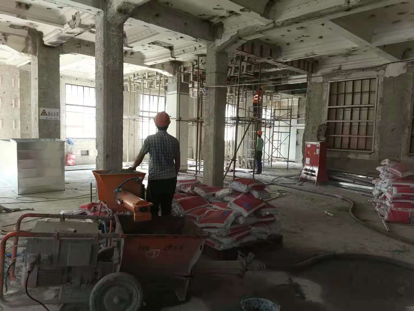 使用尊龙凯时首页聚合物修补砂浆的时间要特殊注重！