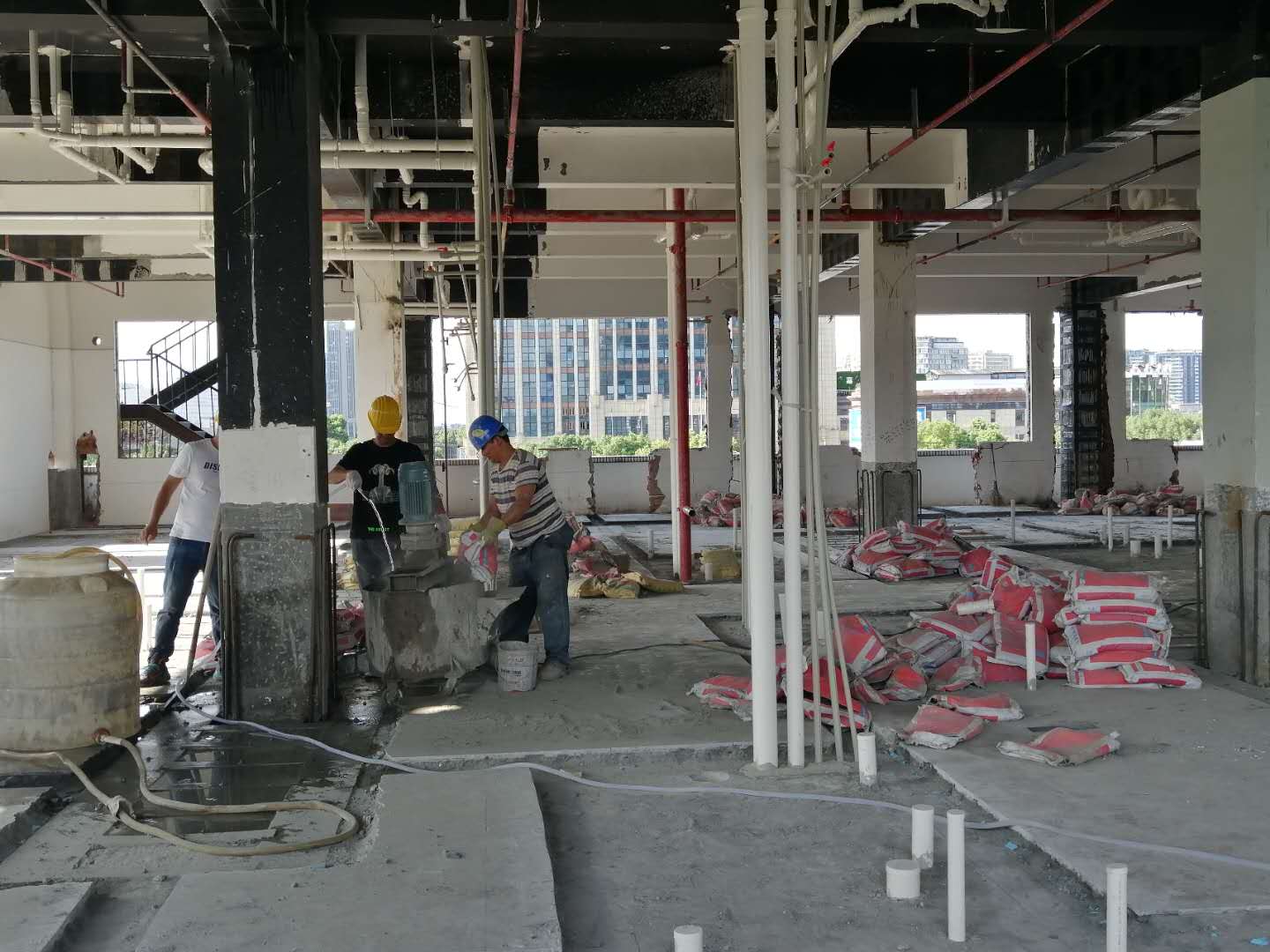 尊龙凯时首页聚合物修补砂浆“下乡”难的缘故原由有哪些。。。。。。。